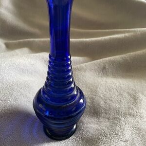 Vintage USA cobalt blue 8 in vase #4
